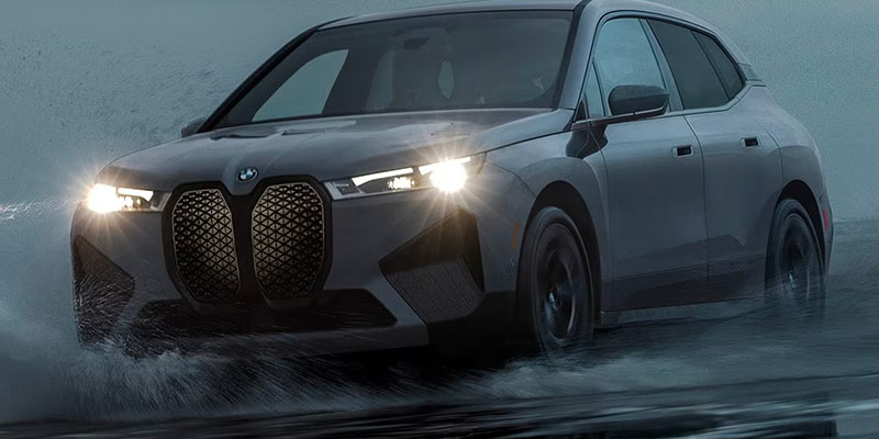 BMW Driving at night in the rain near Dublin, OH