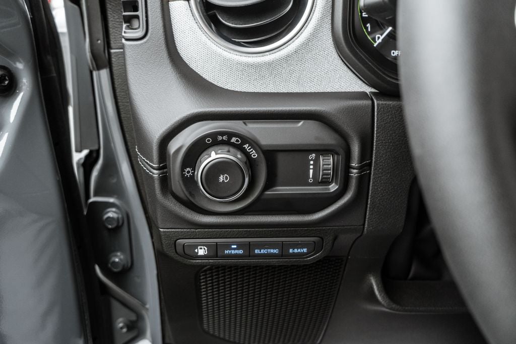 2025 Jeep Wrangler Sahara 4xe