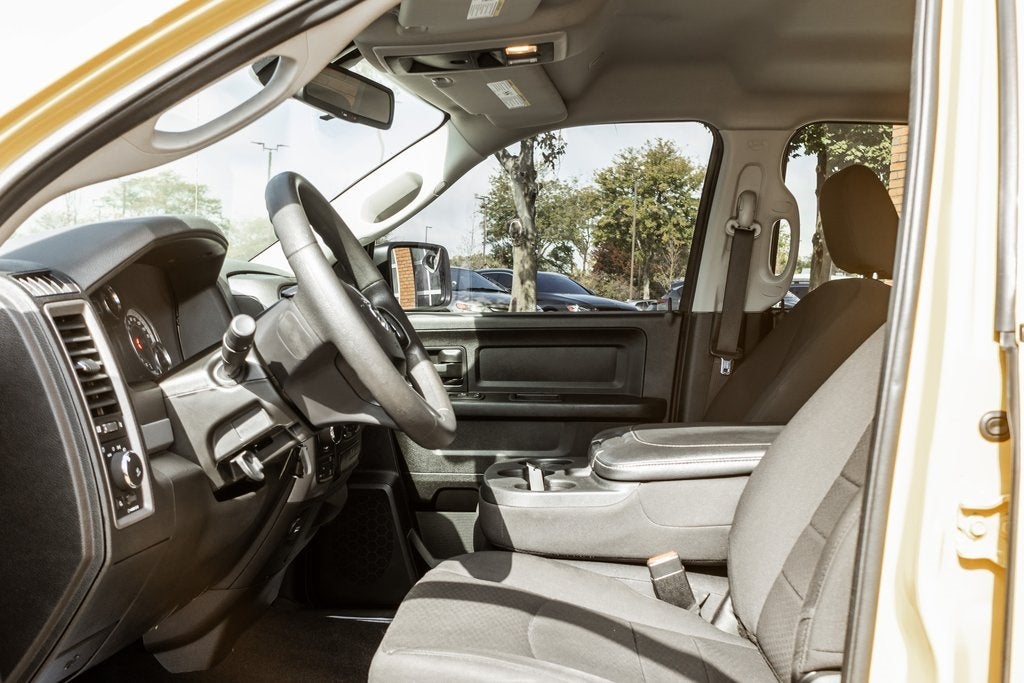 2019 RAM 1500 Classic Express STINGER YELLOW SPORT