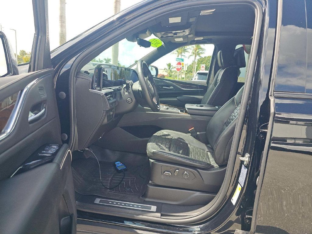 2023 Cadillac Escalade Sport Platinum