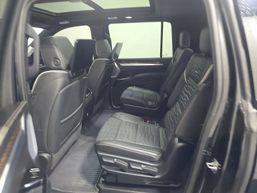 2025 Cadillac Escalade ESV Sport Platinum