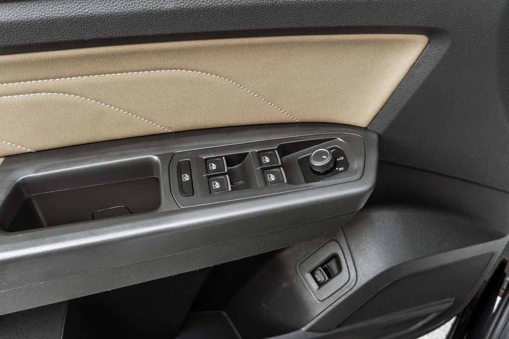 2023 Volkswagen Atlas Cross Sport 2.0T SE w/Technology