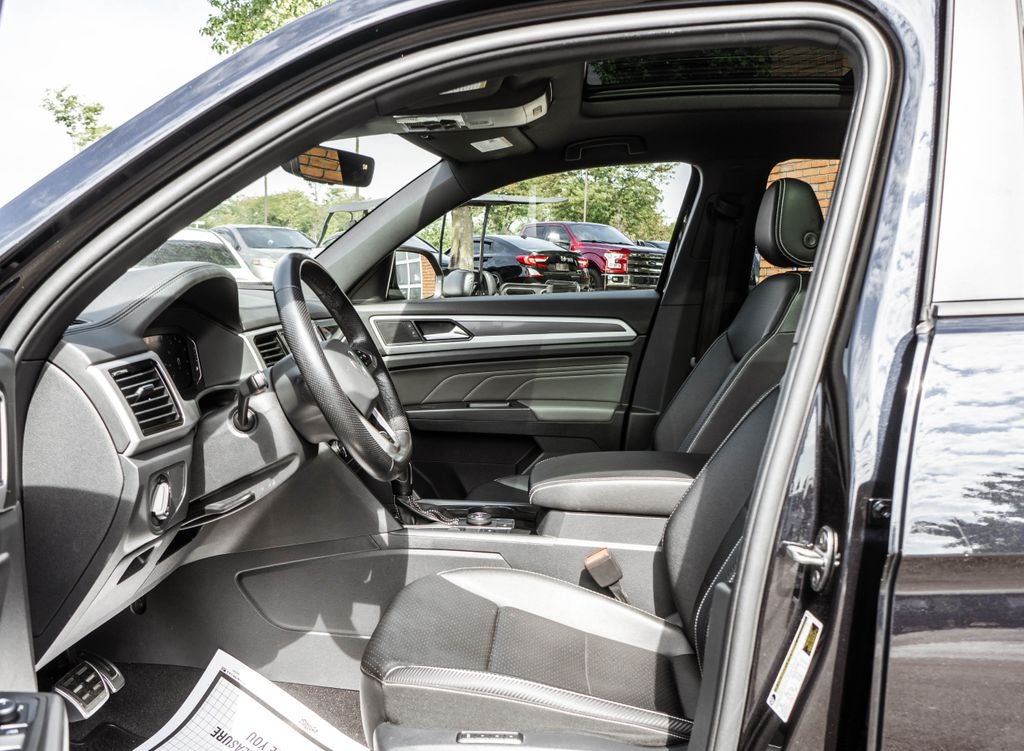 2023 Volkswagen Atlas Cross Sport 2.0T SEL R-Line