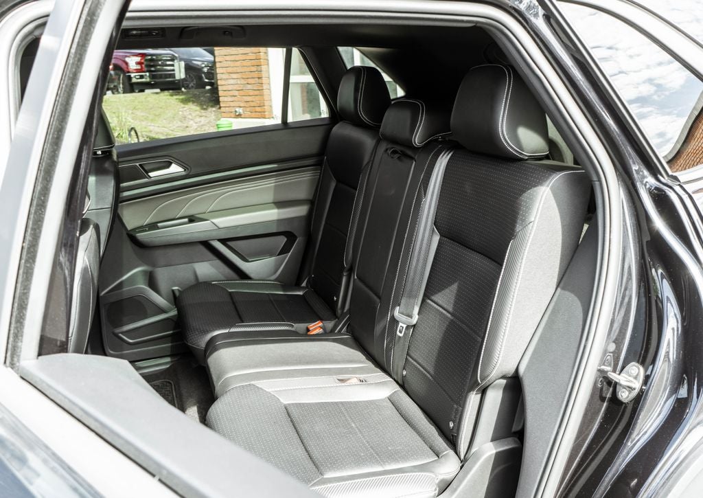 2023 Volkswagen Atlas Cross Sport 2.0T SEL R-Line