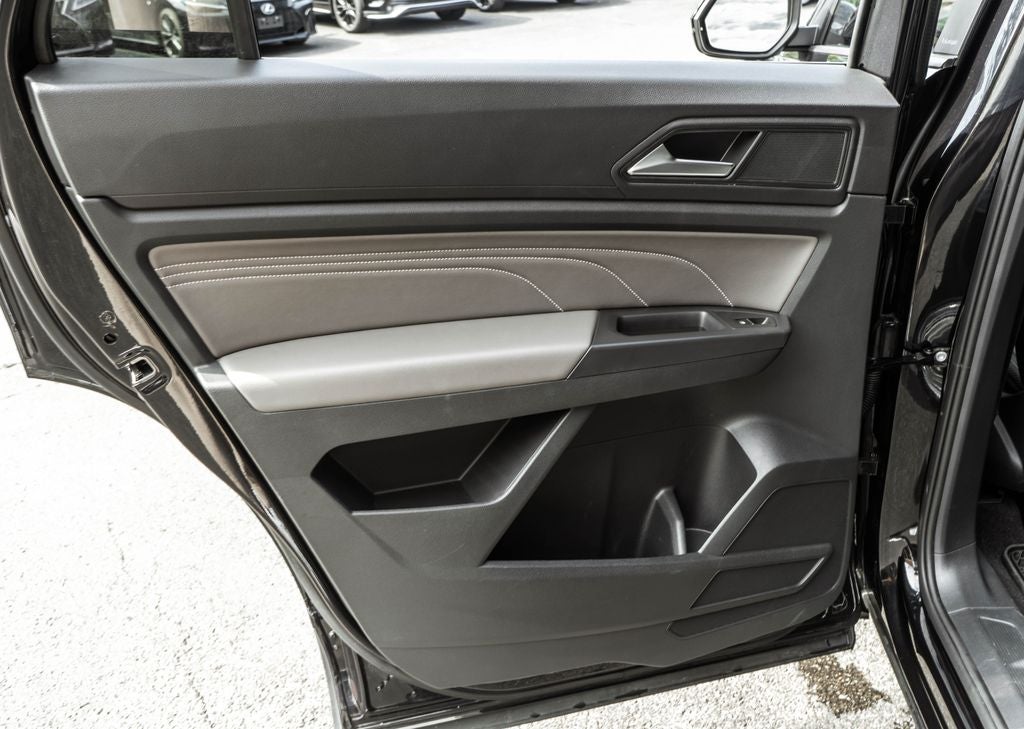 2023 Volkswagen Atlas Cross Sport 2.0T SEL R-Line