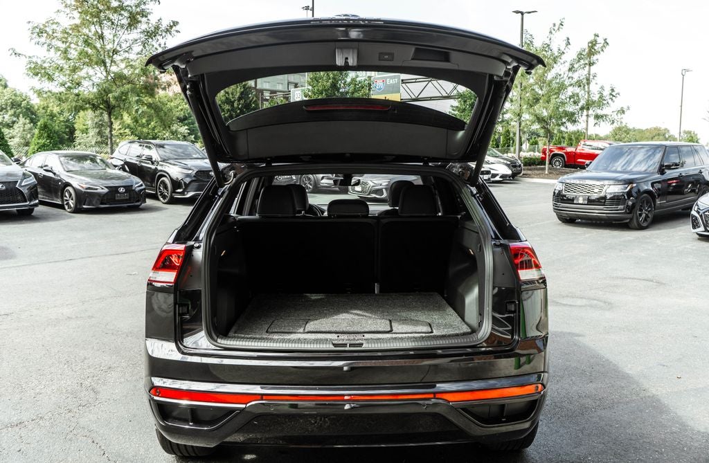 2023 Volkswagen Atlas Cross Sport 2.0T SEL R-Line