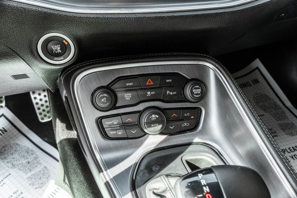 2016 Dodge Challenger R/T Shaker