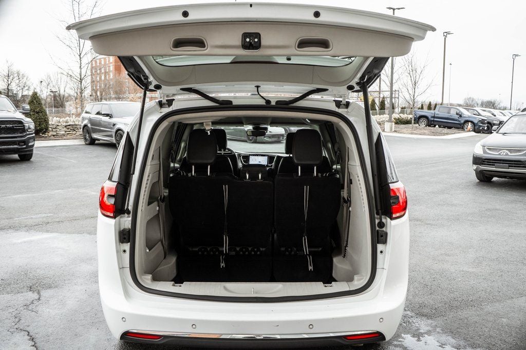 2023 Chrysler Pacifica Touring L