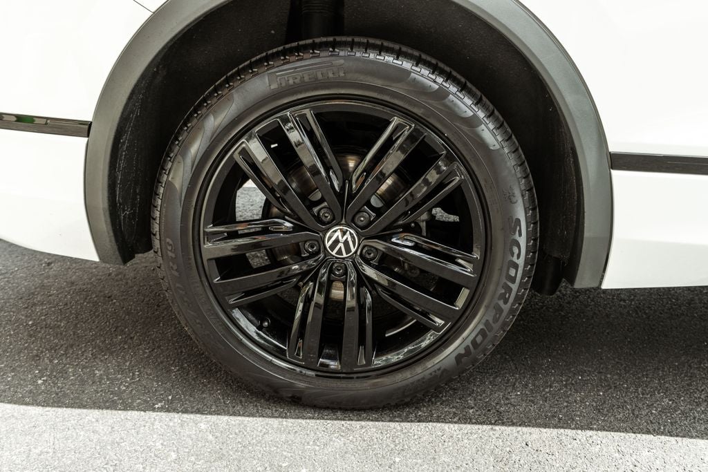 2022 Volkswagen Tiguan 2.0T SE R-Line Black