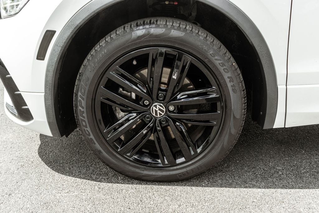 2022 Volkswagen Tiguan 2.0T SE R-Line Black