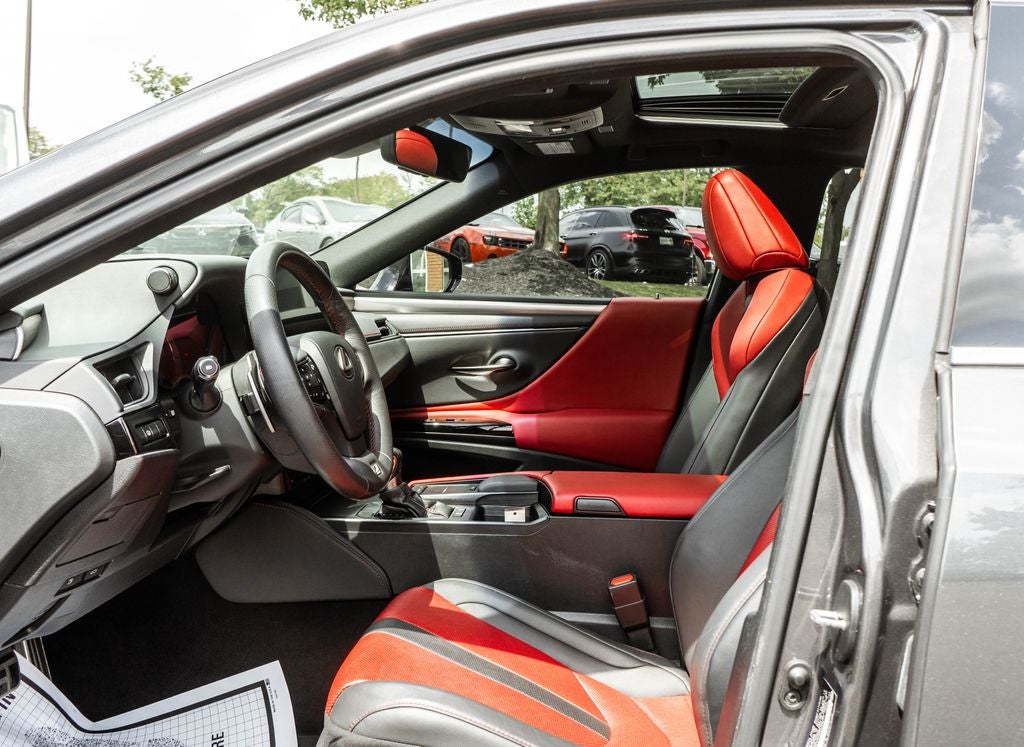 2022 Lexus ES 300h
