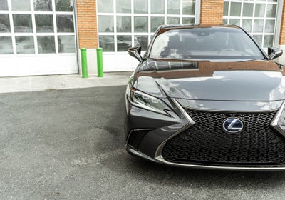 2022 Lexus ES 300h