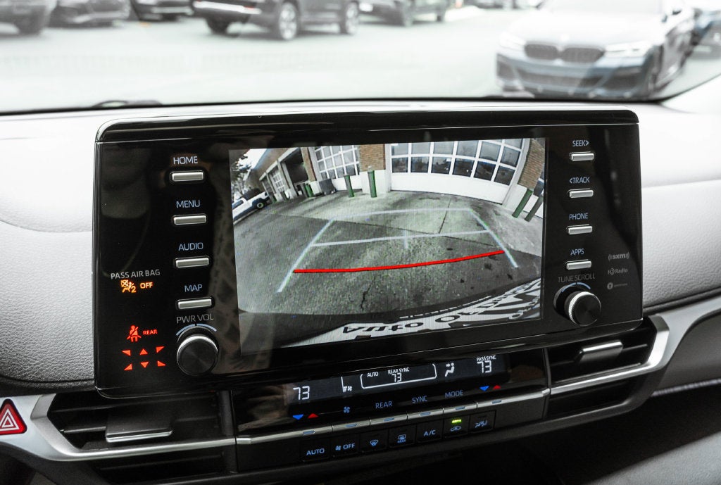 2022 Toyota Sienna LE 8 Passenger