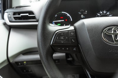 2022 Toyota Sienna LE 8 Passenger