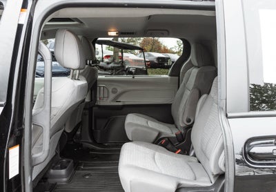 2022 Toyota Sienna LE 8 Passenger