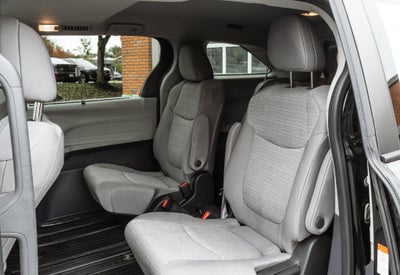 2022 Toyota Sienna LE 8 Passenger