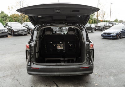 2022 Toyota Sienna LE 8 Passenger