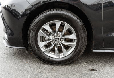 2022 Toyota Sienna LE 8 Passenger