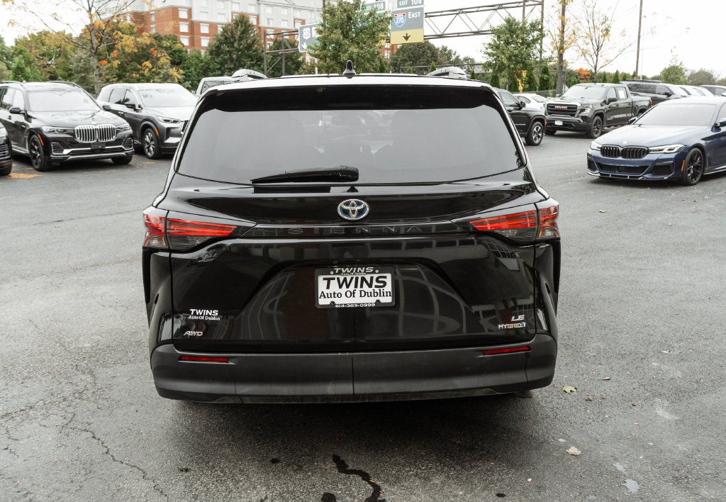 2022 Toyota Sienna LE 8 Passenger