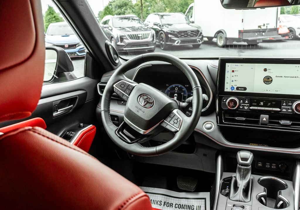 2025 Toyota Highlander XSE