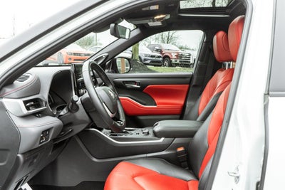 2025 Toyota Highlander XSE