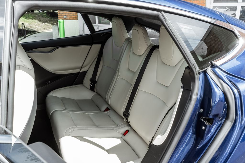 2020 Tesla Model S Base
