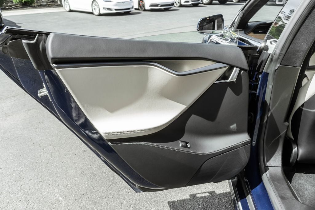 2020 Tesla Model S Base