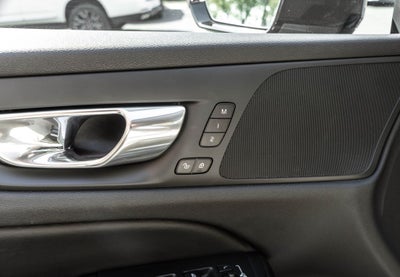 2024 Volvo S60 B5 Core Dark Theme