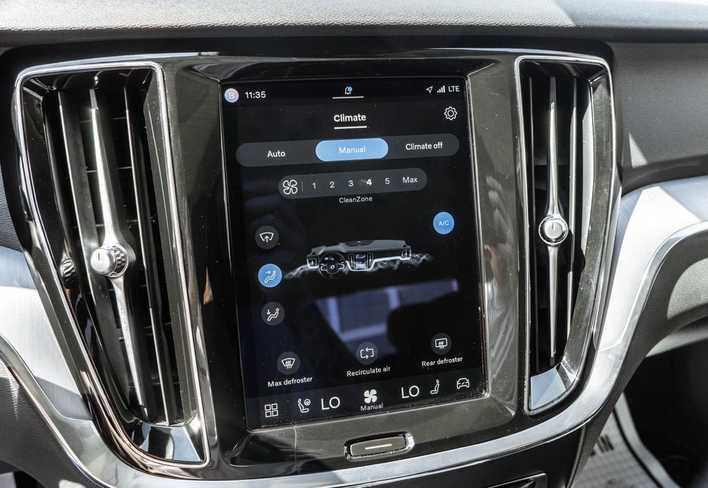 2024 Volvo S60 B5 Core Dark Theme