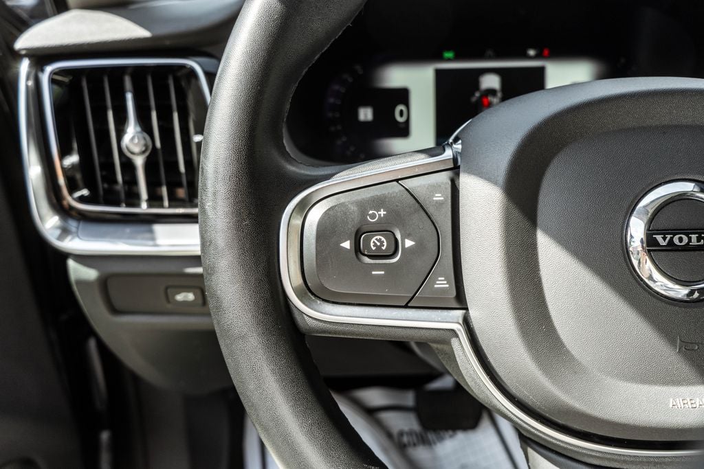 2024 Volvo S60 B5 Core Dark Theme