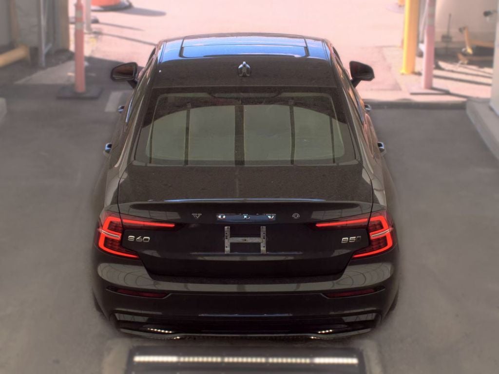 2024 Volvo S60 B5 Core Dark Theme