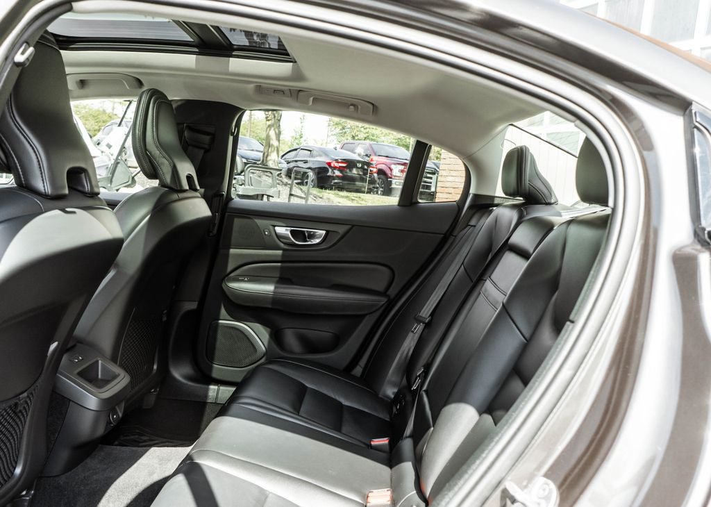 2024 Volvo S60 B5 Core Dark Theme