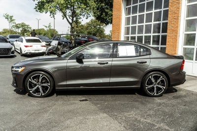 2024 Volvo S60 B5 Core Dark Theme