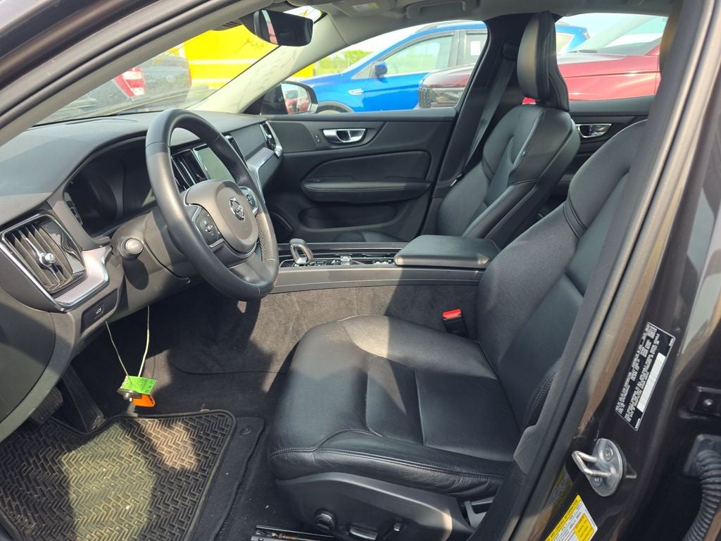 2024 Volvo S60 B5 Core Dark Theme