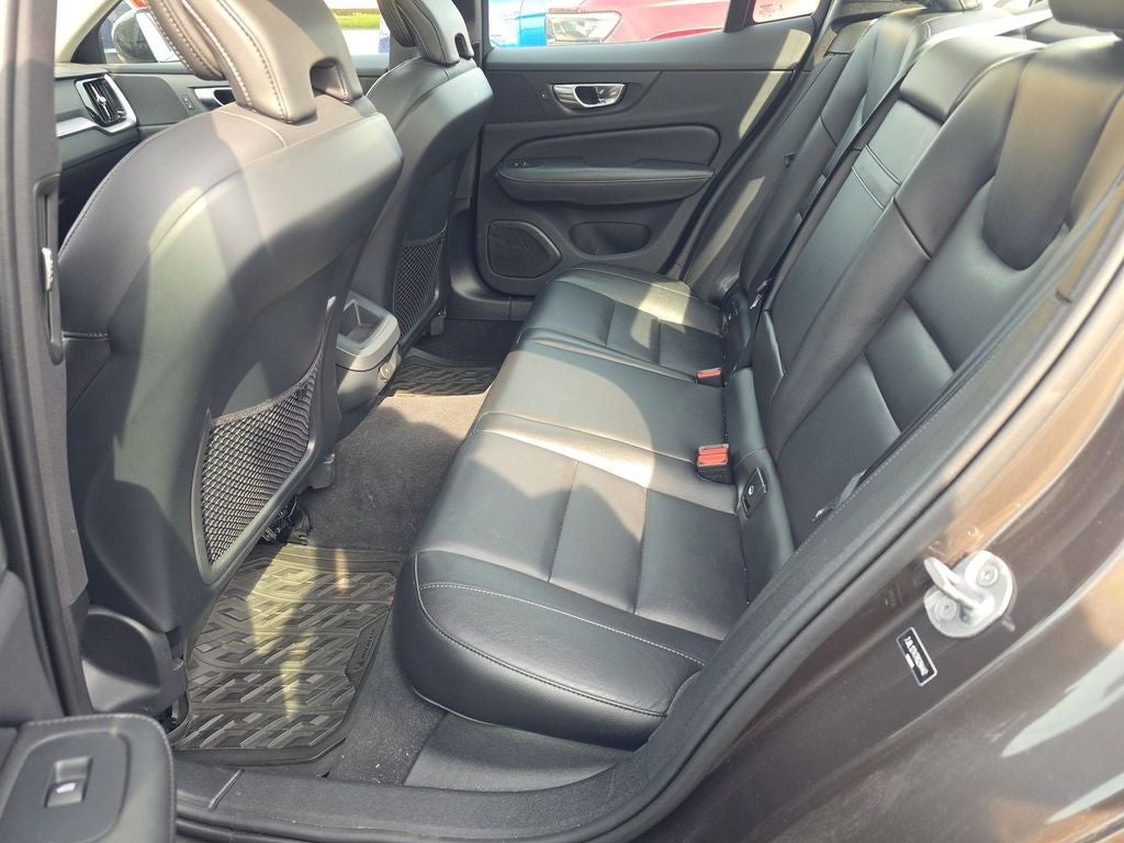 2024 Volvo S60 B5 Core Dark Theme