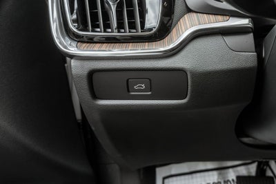 2023 Volvo S60 B5 Plus Dark Theme