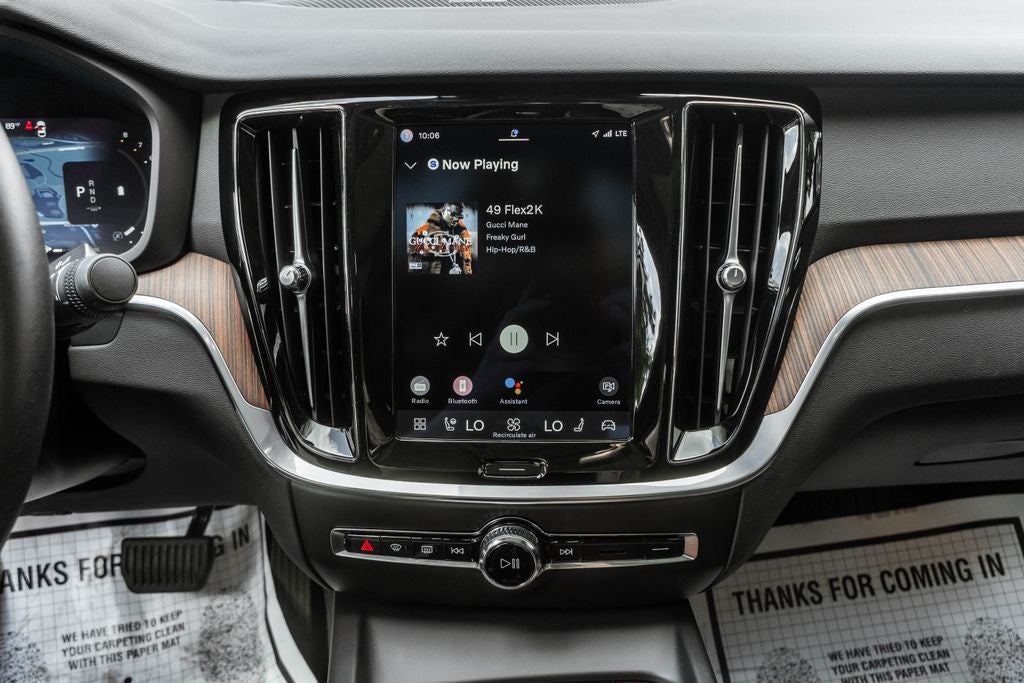2023 Volvo S60 B5 Plus Dark Theme