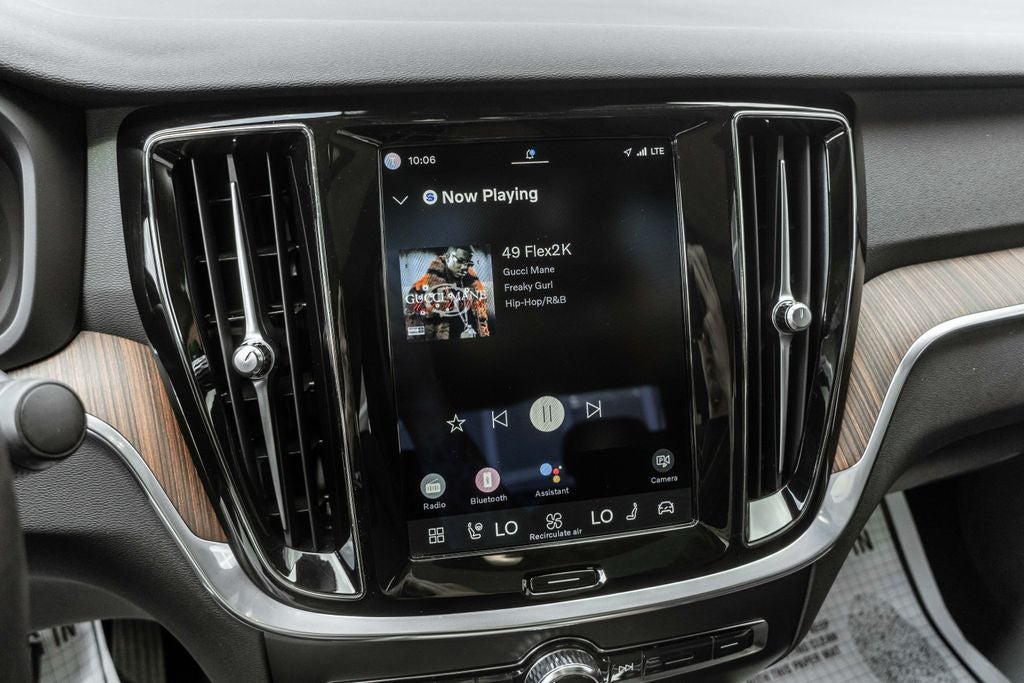 2023 Volvo S60 B5 Plus Dark Theme