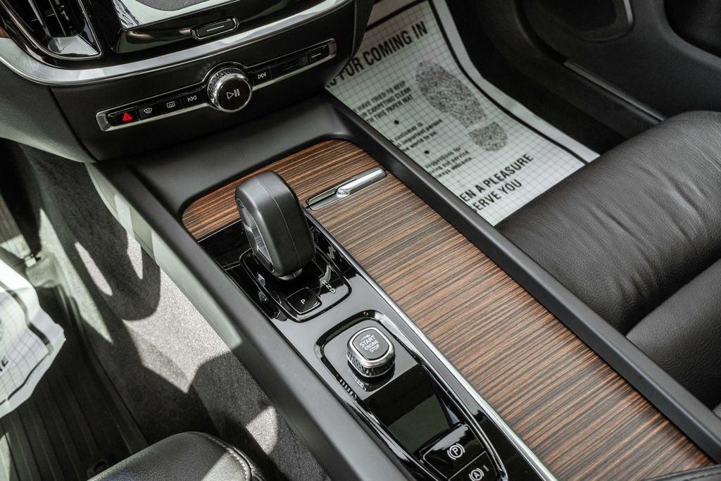 2023 Volvo S60 B5 Plus Dark Theme