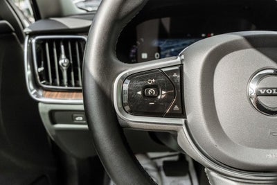 2023 Volvo S60 B5 Plus Dark Theme