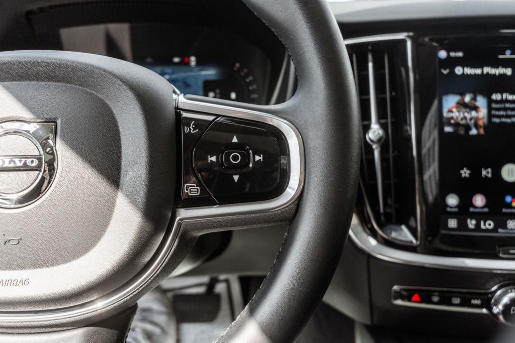 2023 Volvo S60 B5 Plus Dark Theme