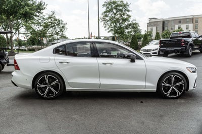2023 Volvo S60 B5 Plus Dark Theme