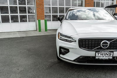 2023 Volvo S60 B5 Plus Dark Theme
