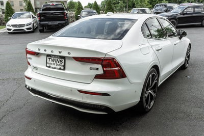 2023 Volvo S60 B5 Plus Dark Theme