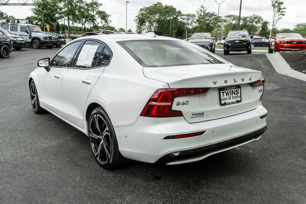 2023 Volvo S60 B5 Plus Dark Theme
