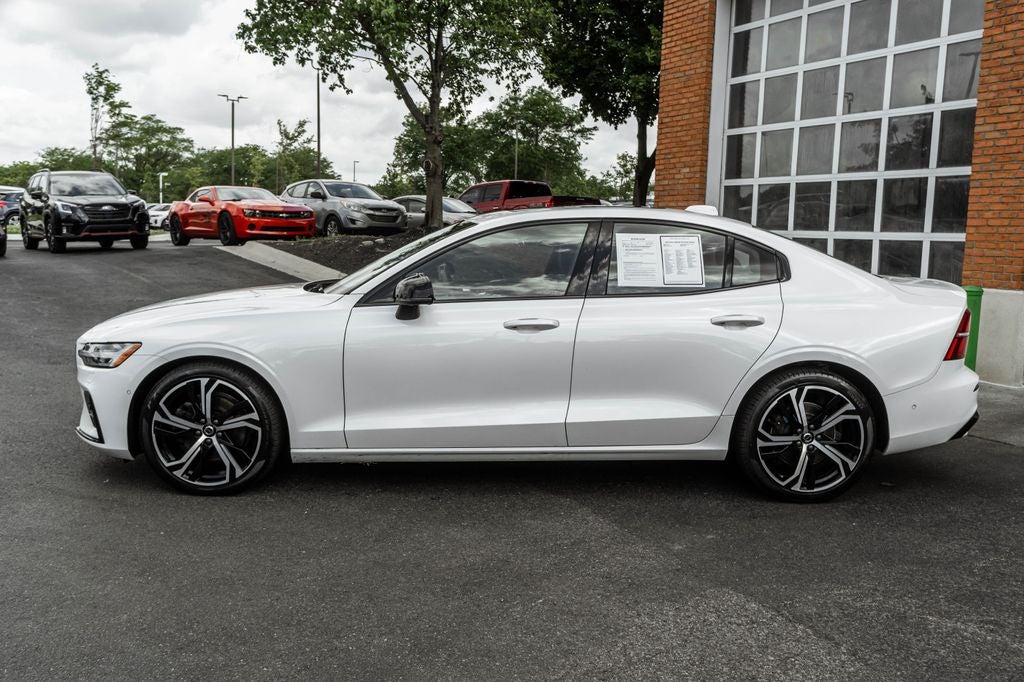 2023 Volvo S60 B5 Plus Dark Theme