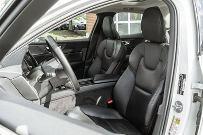 2023 Volvo S60 B5 Plus Dark Theme