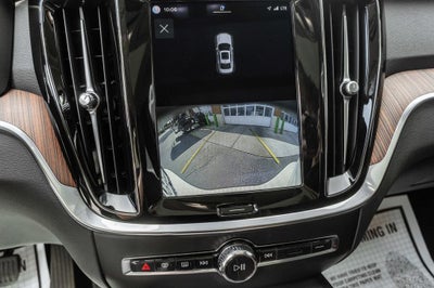 2023 Volvo S60 B5 Plus Dark Theme
