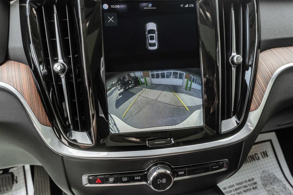 2023 Volvo S60 B5 Plus Dark Theme