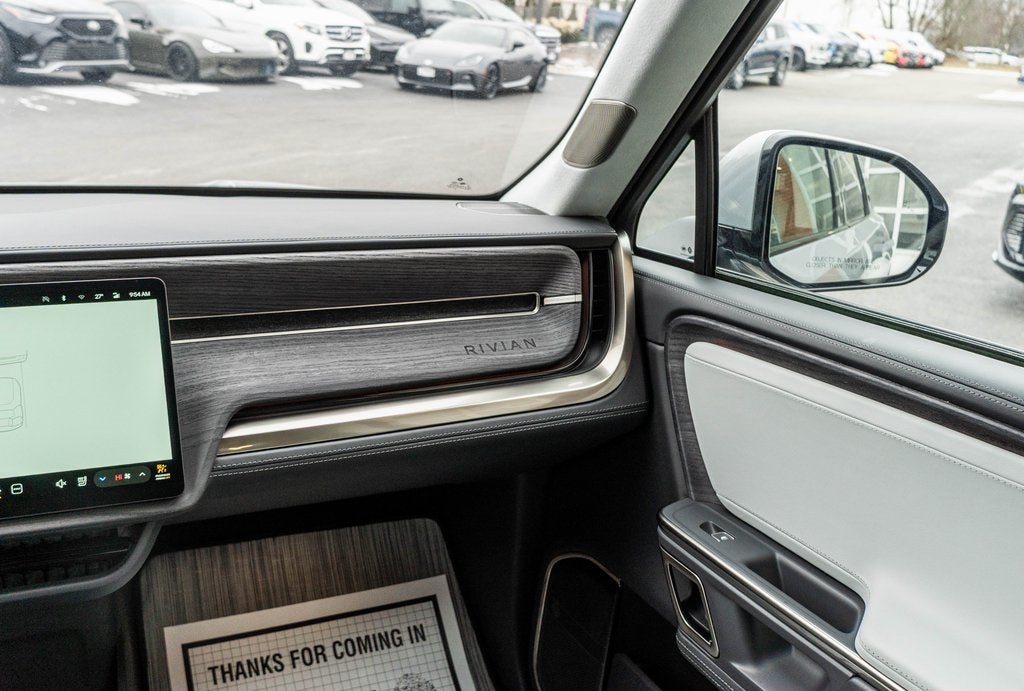 2024 Rivian R1S Adventure